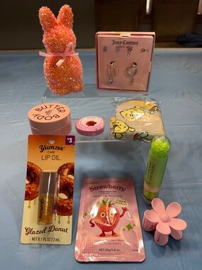 Juicy Couture Earrings Easter Basket with accessories